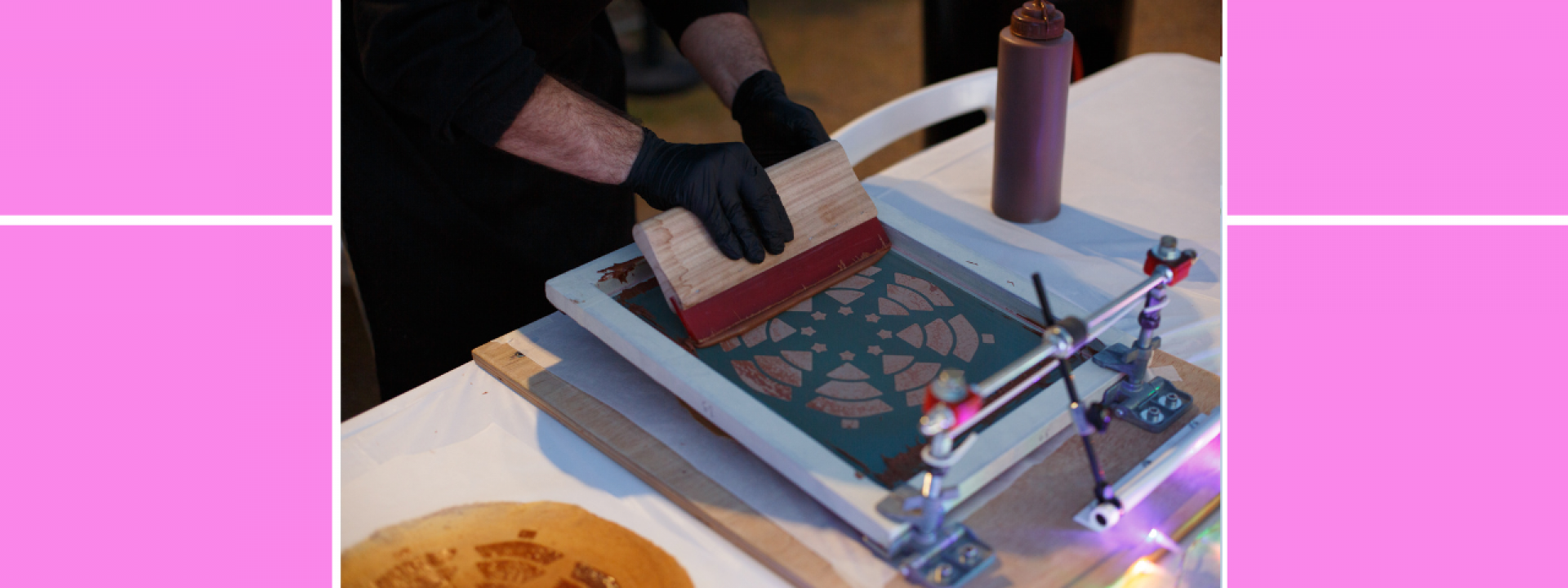 Christmas happening featuring tind: Chocolate-flavored screen printing! - Εικόνα