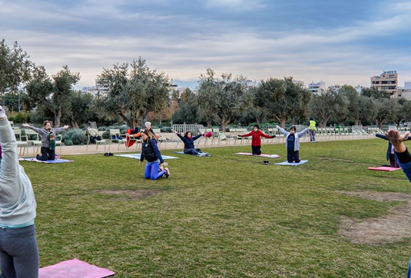 Φωτογραφία από μάθημα mat pilates στο Πάρκο Σταύρος Νιάρχος