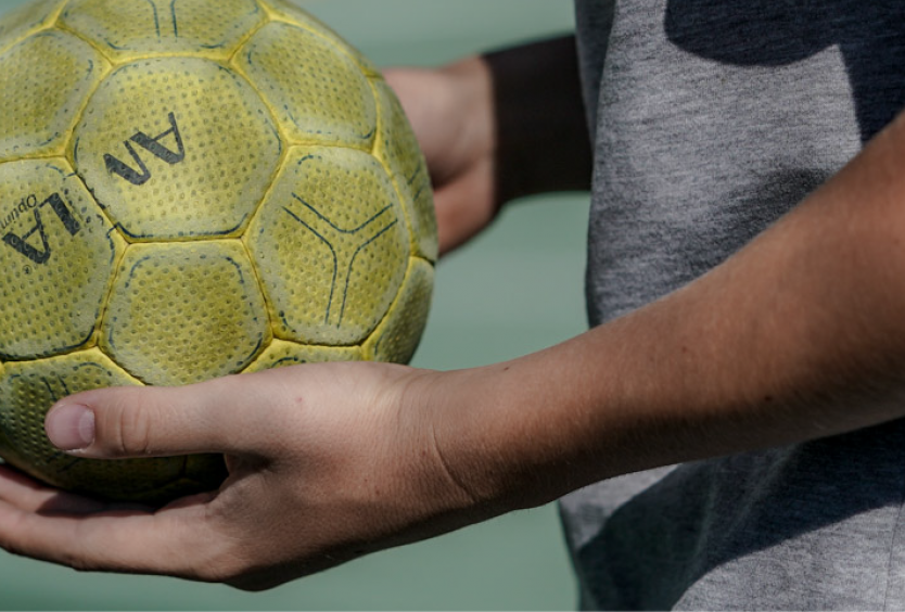 Γνωριμία και παιχνίδι με το Grass Handball - Εικόνα