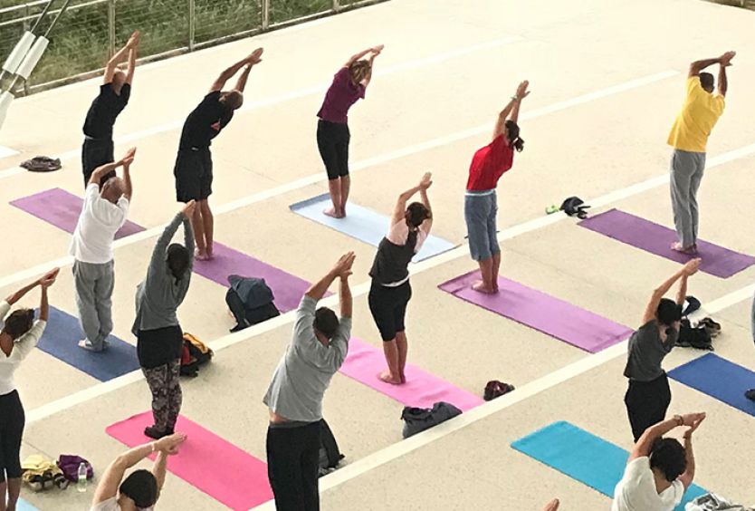 Φωτογραφία από μάθημα yoga στα Πανοραμικά Σκαλιά του ΚΠΙΣΝ