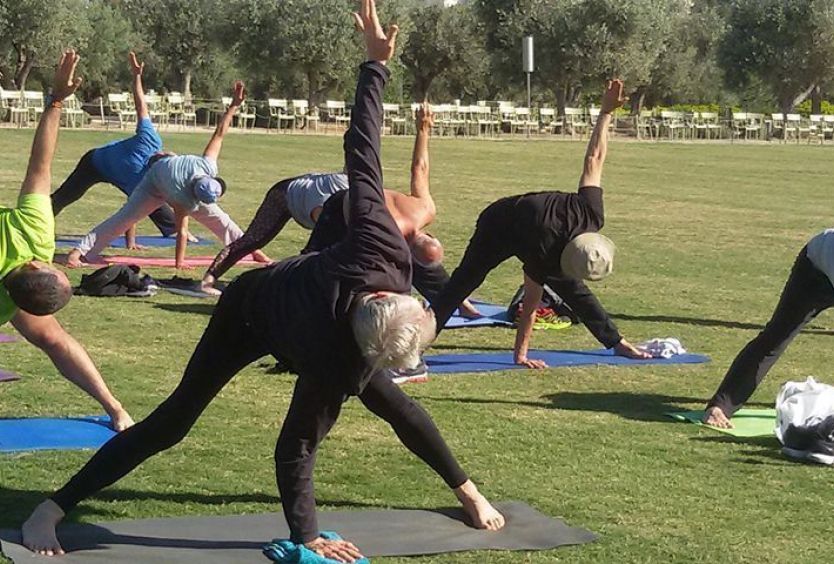 Φωτογραφία που απεικονίζει τη δραστηριότητα yoga